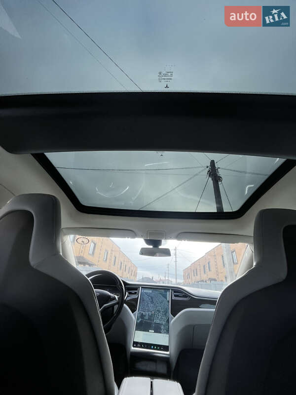 Лифтбек Tesla Model S 2014 в Виннице