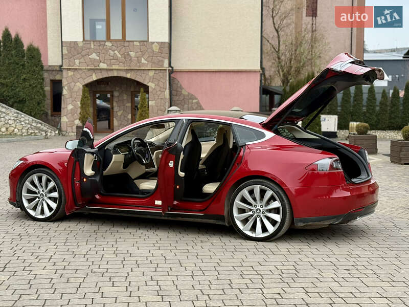 Лифтбек Tesla Model S 2014 в Тернополе
