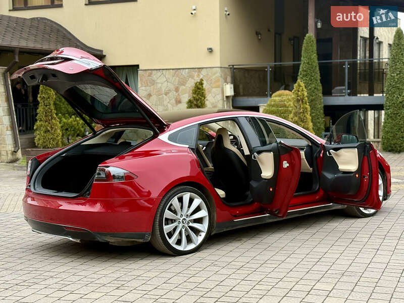 Лифтбек Tesla Model S 2014 в Тернополе