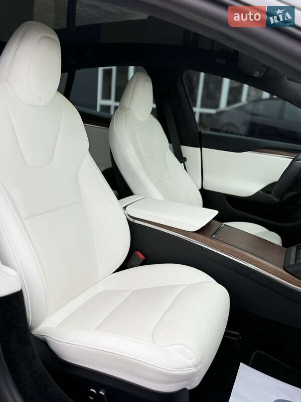 Лифтбек Tesla Model S 2021 в Виннице