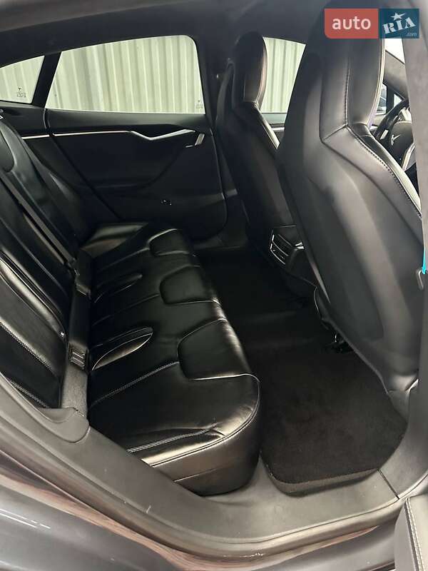 Лифтбек Tesla Model S 2014 в Хмельницком фото 2 Лифтбек Tesla Model S 2014 в Хмельницком