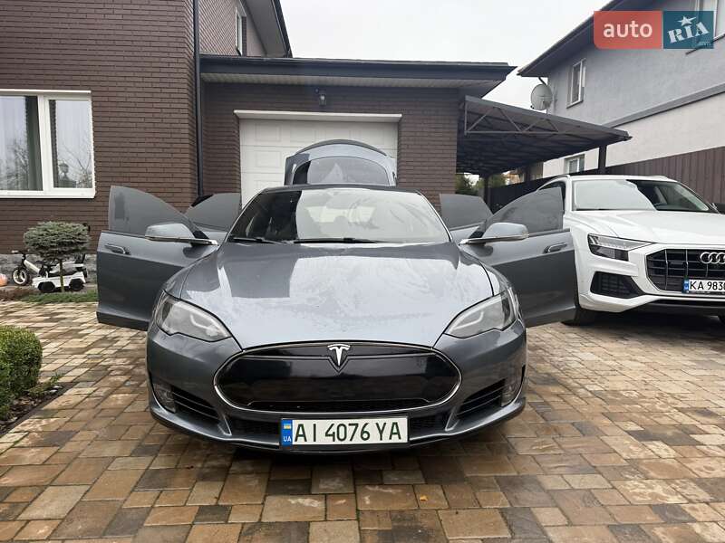 Лифтбек Tesla Model S 2013 в Киеве