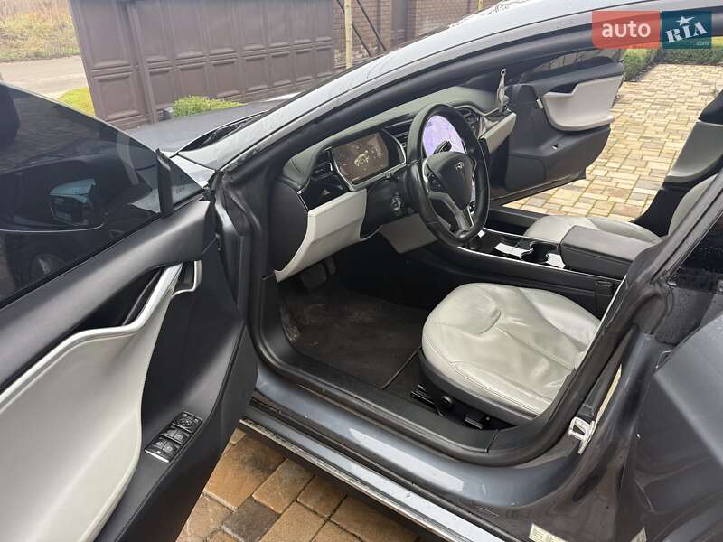 Лифтбек Tesla Model S 2013 в Киеве
