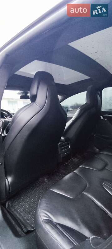 Лифтбек Tesla Model S 2016 в Сарнах