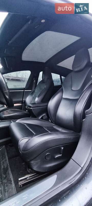 Лифтбек Tesla Model S 2016 в Сарнах