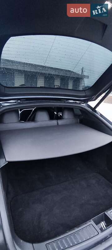 Лифтбек Tesla Model S 2016 в Сарнах