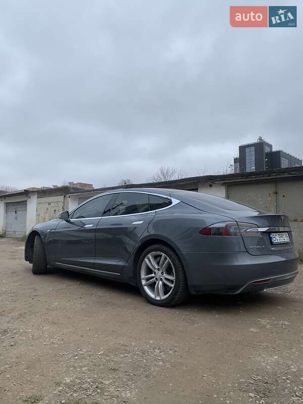 Лифтбек Tesla Model S 2013 в Львове фото 10 Лифтбек Tesla Model S 2013 в Львове