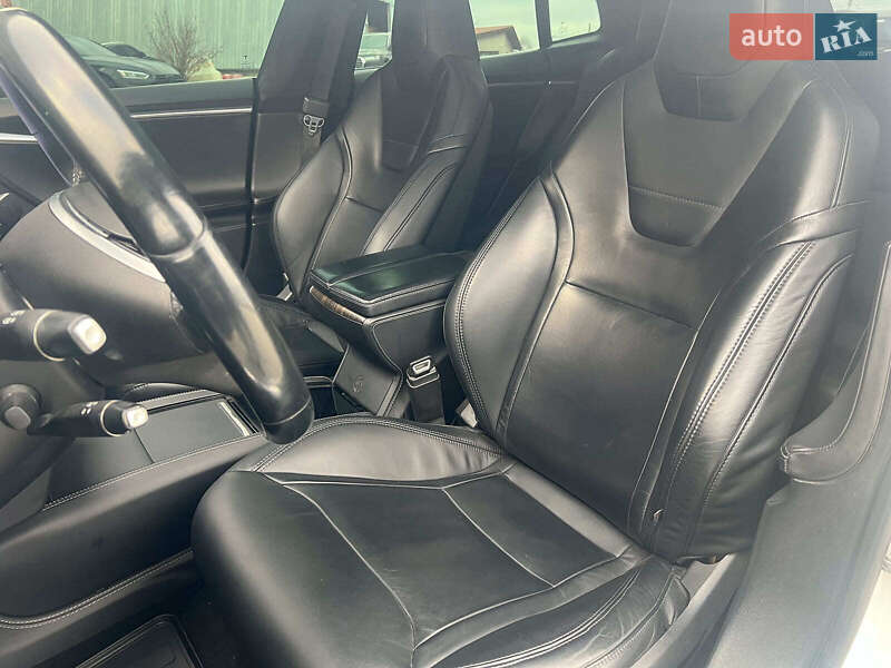 Лифтбек Tesla Model S 2015 в Львове фото 17 Лифтбек Tesla Model S 2015 в Львове