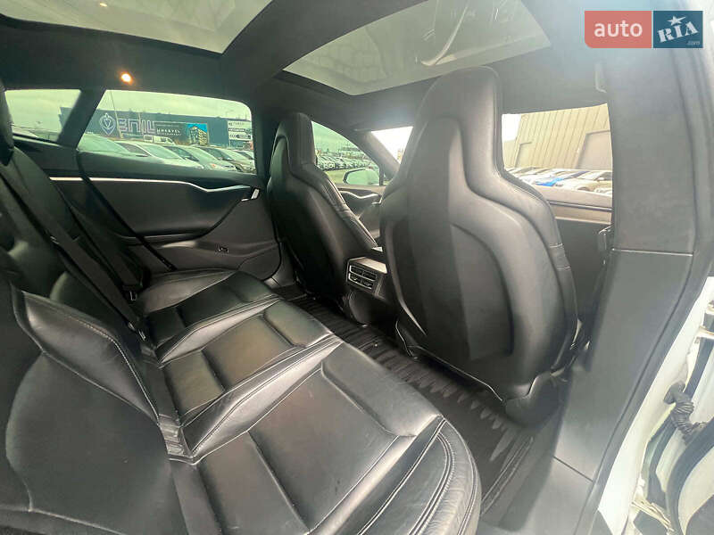 Лифтбек Tesla Model S 2015 в Львове фото 30 Лифтбек Tesla Model S 2015 в Львове