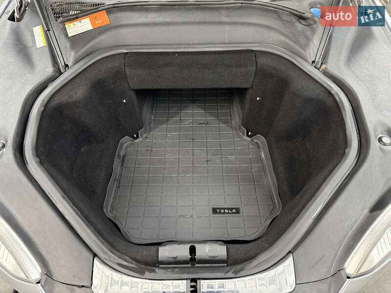 Ліфтбек Tesla Model S 2014 в Луцьку фото 35 Ліфтбек Tesla Model S 2014 в Луцьку