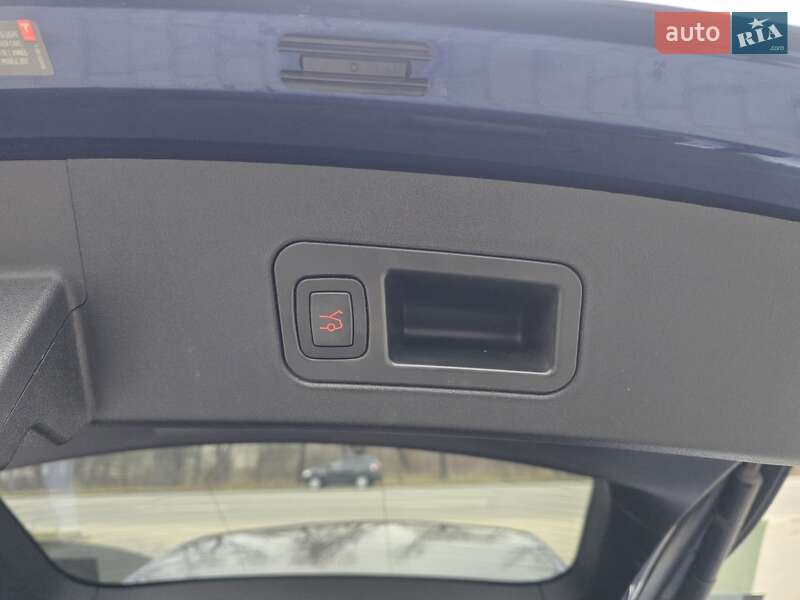 Лифтбек Tesla Model S 2017 в Тысменице фото 6 Лифтбек Tesla Model S 2017 в Тысменице