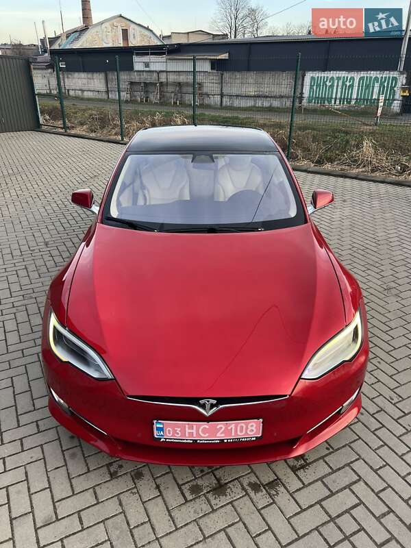 Лифтбек Tesla Model S 2018 в Сарнах фото 13 Лифтбек Tesla Model S 2018 в Сарнах