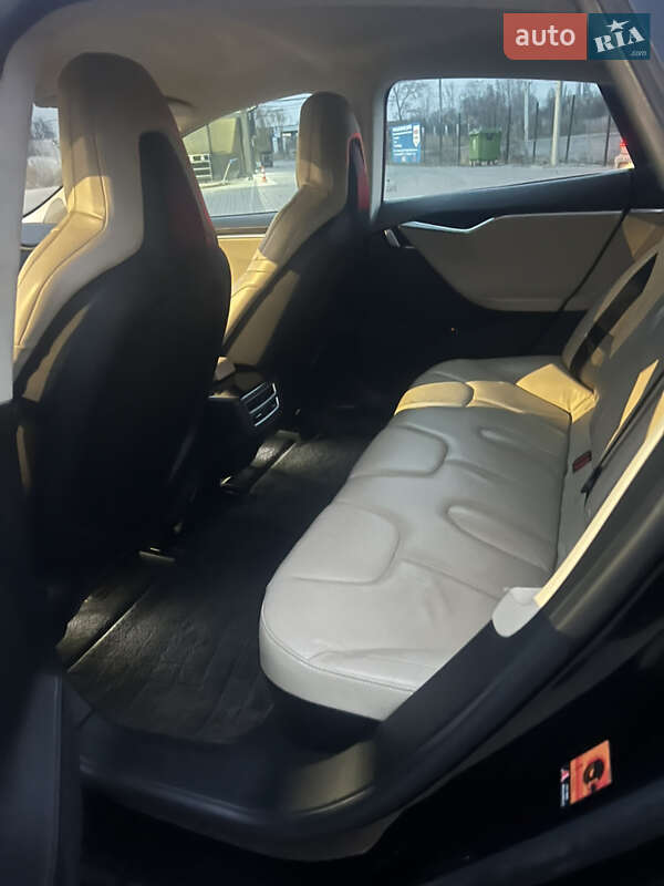 Лифтбек Tesla Model S 2015 в Днепре фото 12 Лифтбек Tesla Model S 2015 в Днепре