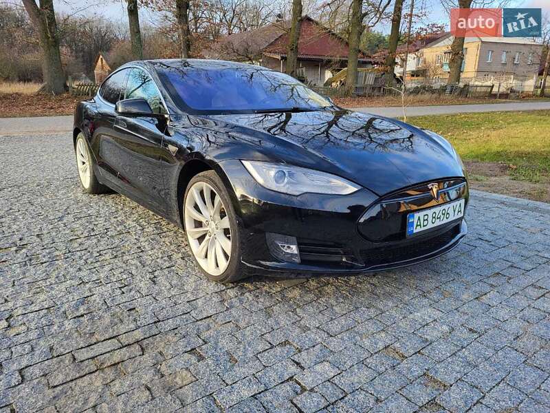 Лифтбек Tesla Model S 2013 в Виннице