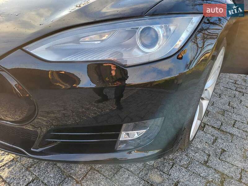 Лифтбек Tesla Model S 2013 в Виннице