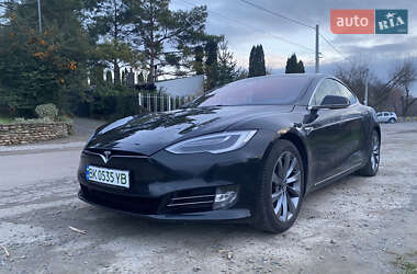 Лифтбек Tesla Model S 2018 в Ровно