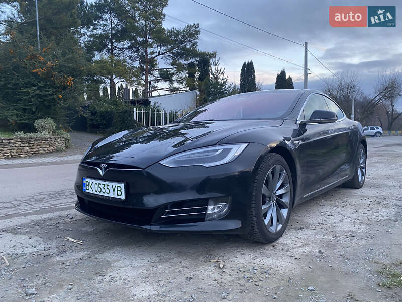 Лифтбек Tesla Model S 2018 в Ровно фото 3 Лифтбек Tesla Model S 2018 в Ровно