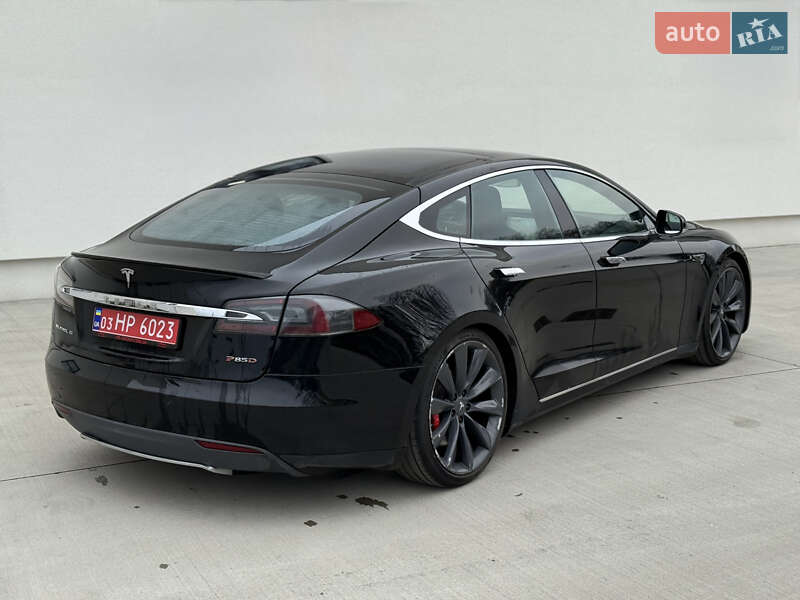 Лифтбек Tesla Model S 2015 в Луцке