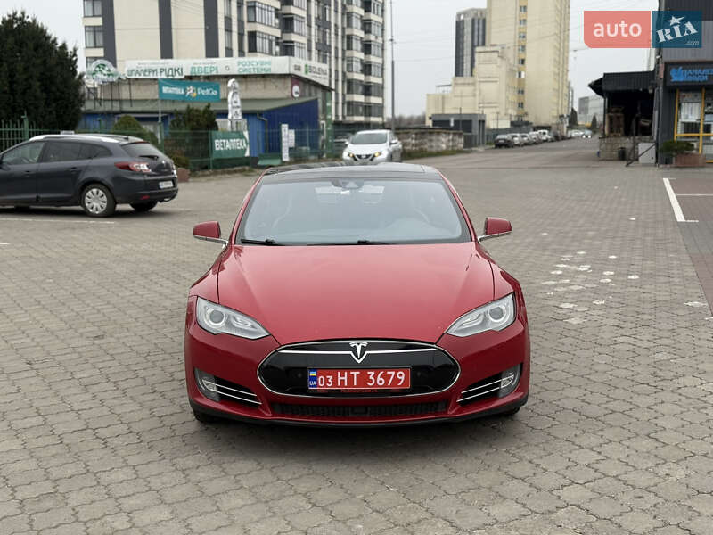 Лифтбек Tesla Model S 2015 в Луцке