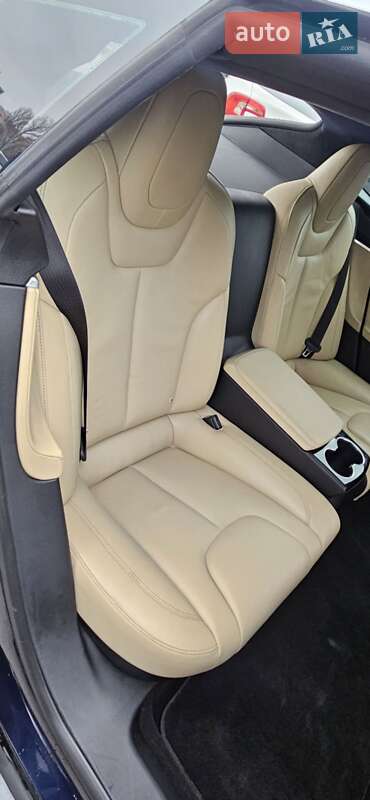 Лифтбек Tesla Model S 2015 в Киеве фото 20 Лифтбек Tesla Model S 2015 в Киеве