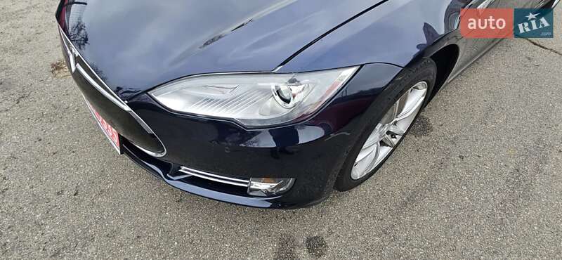Лифтбек Tesla Model S 2015 в Киеве фото 31 Лифтбек Tesla Model S 2015 в Киеве