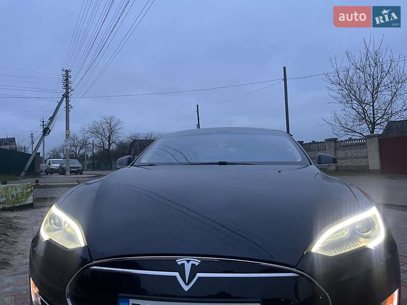 Tesla Model S 2014