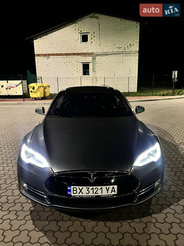 Ліфтбек Tesla Model S 2014 в Києві