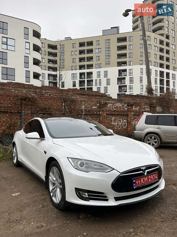 Лифтбек Tesla Model S 2014 в Львове фото 6 Лифтбек Tesla Model S 2014 в Львове