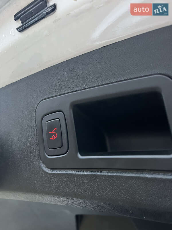 Лифтбек Tesla Model S 2014 в Львове фото 29 Лифтбек Tesla Model S 2014 в Львове