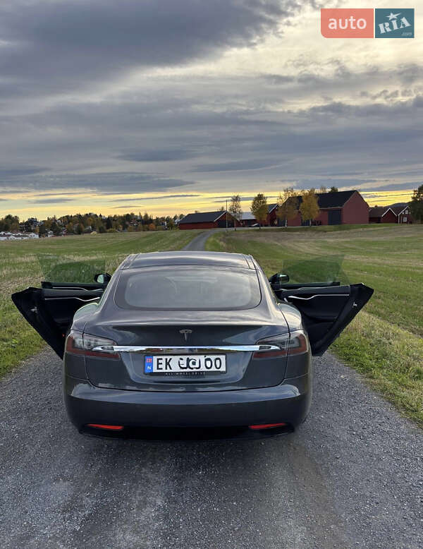 Лифтбек Tesla Model S 2017 в Львове фото 58 Лифтбек Tesla Model S 2017 в Львове