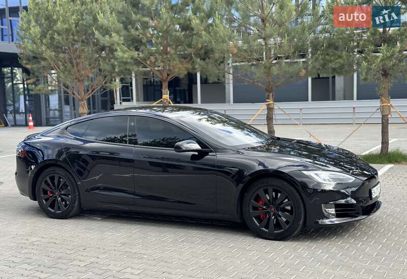 Лифтбек Tesla Model S 2018 в Ровно фото 16 Лифтбек Tesla Model S 2018 в Ровно