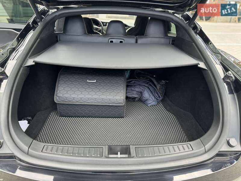 Лифтбек Tesla Model S 2018 в Ровно фото 27 Лифтбек Tesla Model S 2018 в Ровно