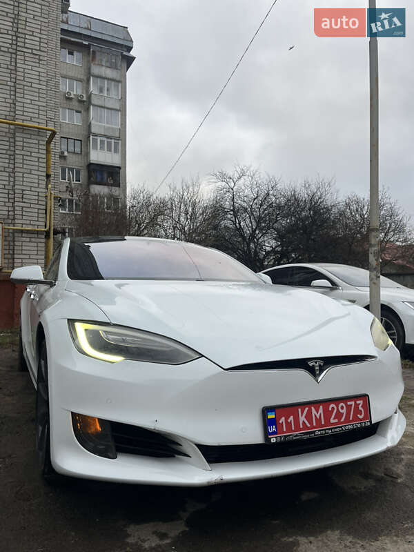 Tesla Model S 2016