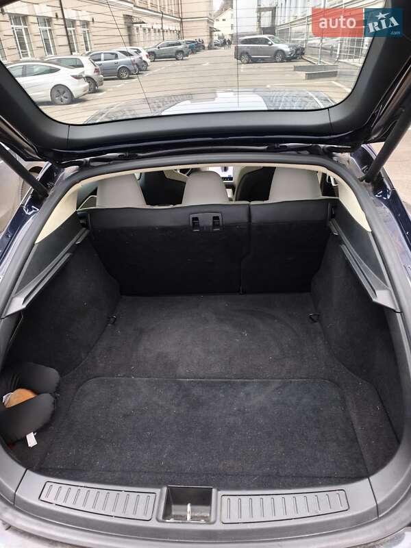 Лифтбек Tesla Model S 2014 в Ирпене