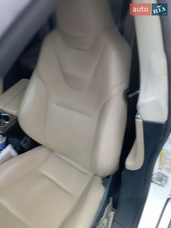 Лифтбек Tesla Model S 2016 в Тлумаче