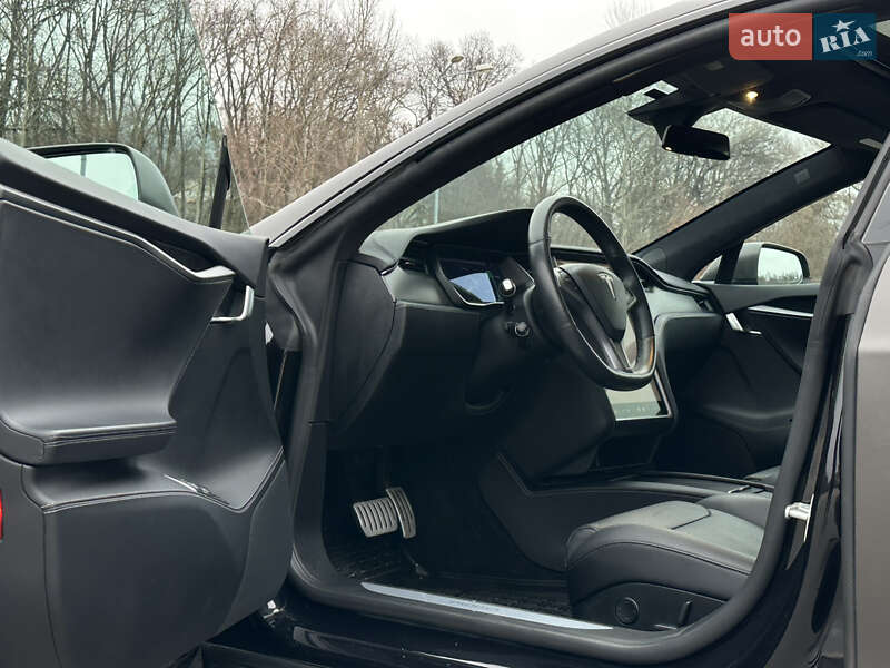 Лифтбек Tesla Model S 2018 в Днепре