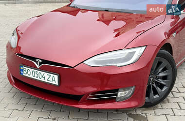 Ліфтбек Tesla Model S 2018 в Бережанах