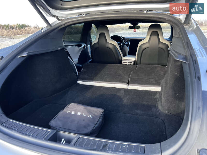 Лифтбек Tesla Model S 2016 в Виннице фото 21 Лифтбек Tesla Model S 2016 в Виннице