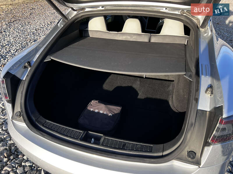 Лифтбек Tesla Model S 2016 в Виннице фото 20 Лифтбек Tesla Model S 2016 в Виннице