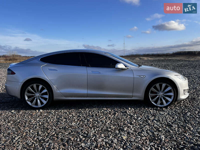 Лифтбек Tesla Model S 2016 в Виннице фото 7 Лифтбек Tesla Model S 2016 в Виннице