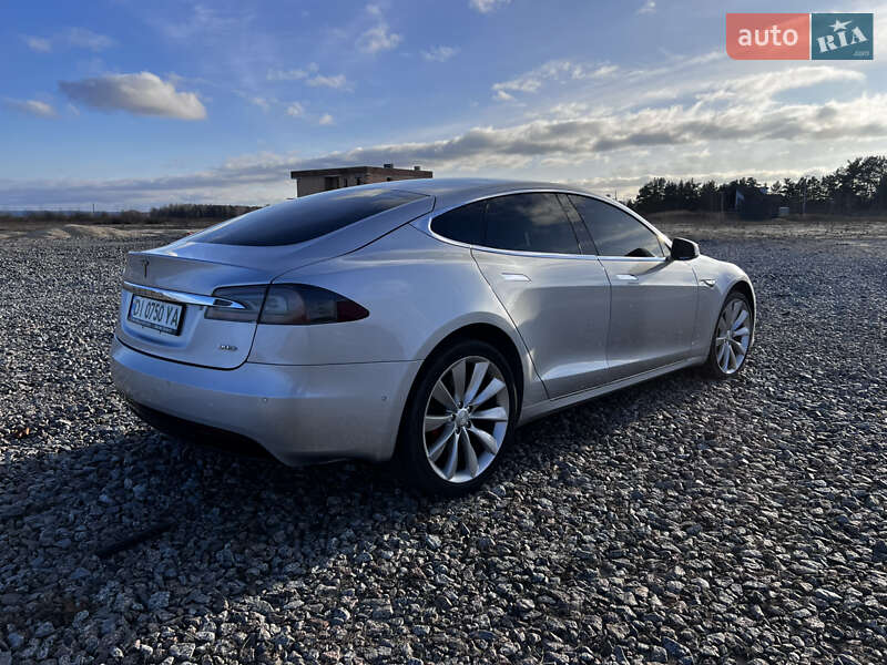 Ліфтбек Tesla Model S 2016 в Українці