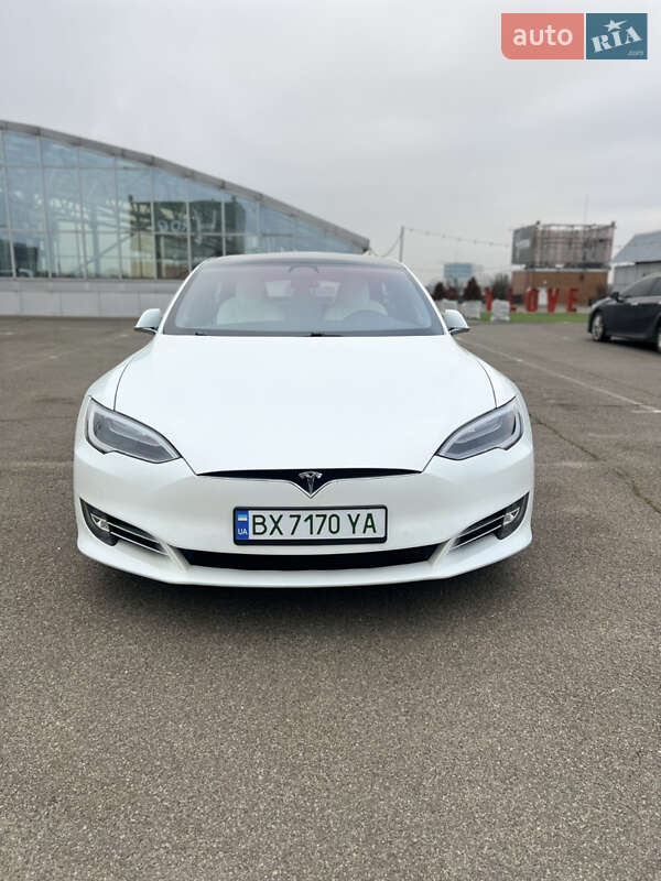 Лифтбек Tesla Model S 2019 в Киеве фото 4 Лифтбек Tesla Model S 2019 в Киеве