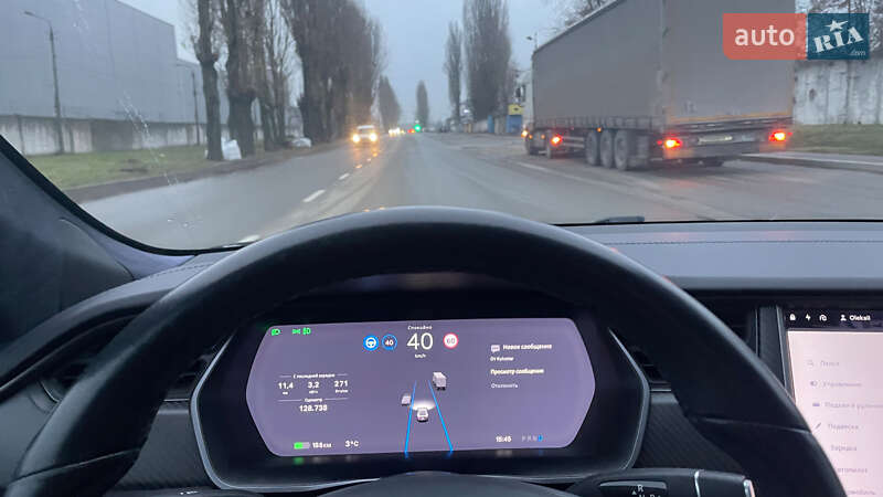 Лифтбек Tesla Model S 2018 в Киеве фото 37 Лифтбек Tesla Model S 2018 в Киеве