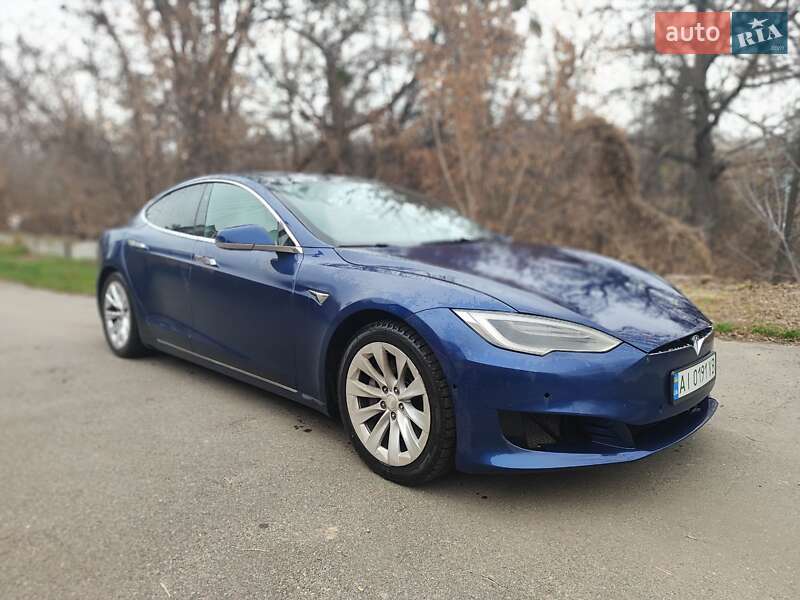 Лифтбек Tesla Model S 2017 в Киеве фото 17 Лифтбек Tesla Model S 2017 в Киеве