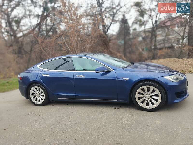 Лифтбек Tesla Model S 2017 в Киеве фото 18 Лифтбек Tesla Model S 2017 в Киеве