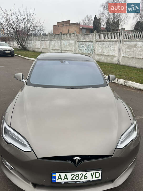Лифтбек Tesla Model S 2015 в Прилуках фото 19 Лифтбек Tesla Model S 2015 в Прилуках