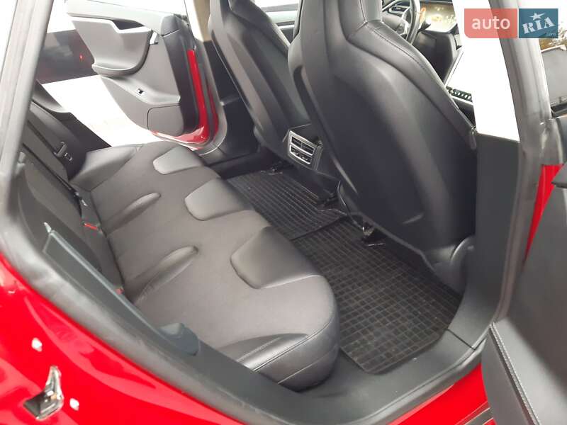 Лифтбек Tesla Model S 2014 в Ровно