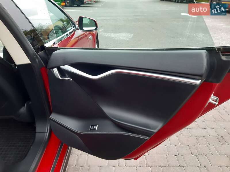 Лифтбек Tesla Model S 2014 в Ровно