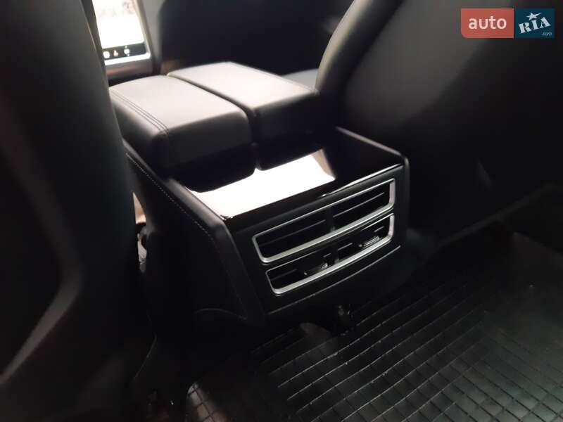 Лифтбек Tesla Model S 2014 в Ровно