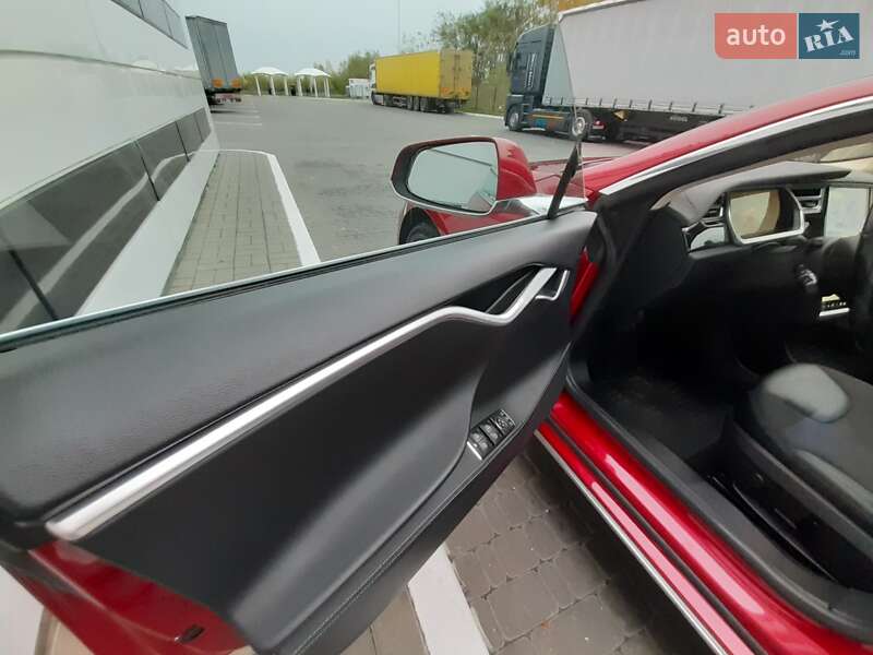 Лифтбек Tesla Model S 2014 в Ровно
